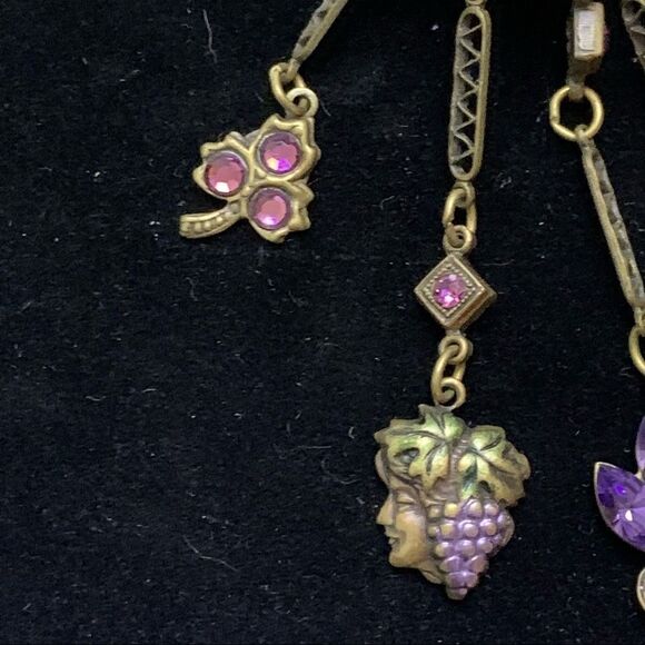 Banana Bob Fruit of the vine theme shoulder duster grape earrings clip back - Picture 7 of 12